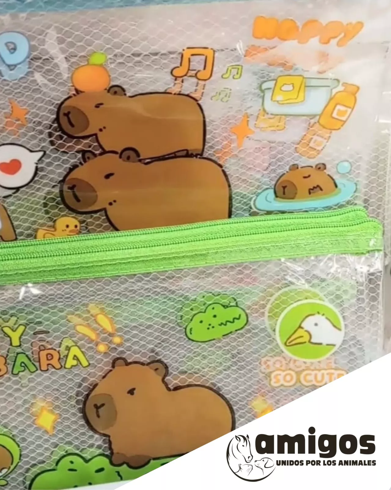 Lleva el Sobre Capybara transparente y ayuda a Amigos Unidos por los Animales.
