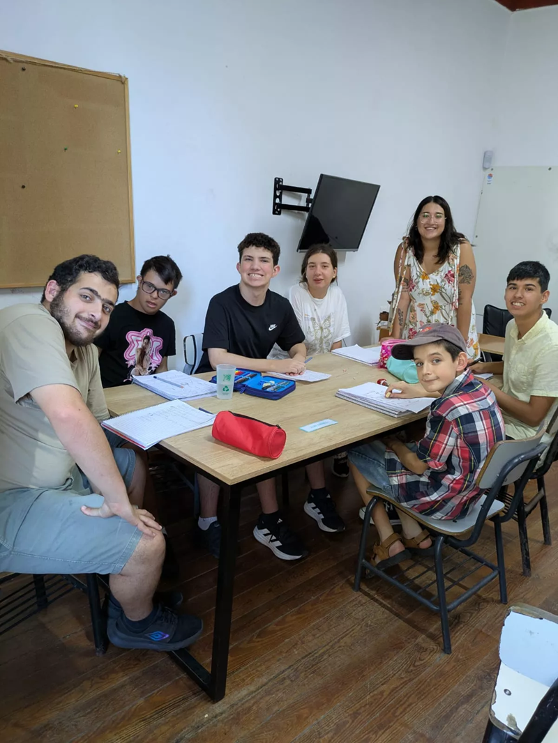 Foto principal del post (La generosidad en la comunidad educativa: un puente para el crecimiento)