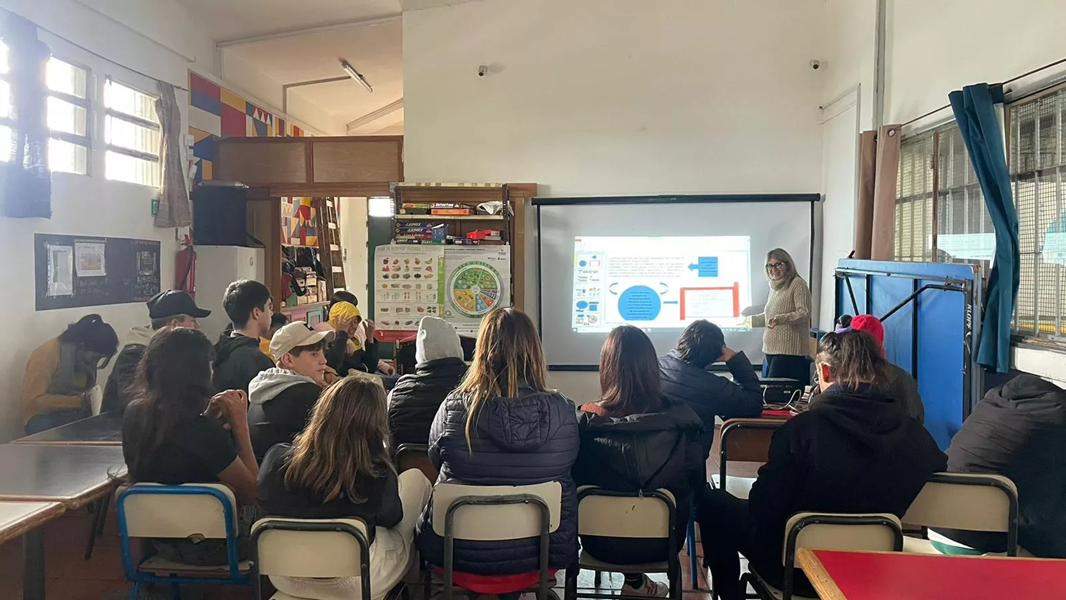 Foto principal del post (El valor de los espacios deportivos en la prevención de comportamientos de riesgo en jóvenes)