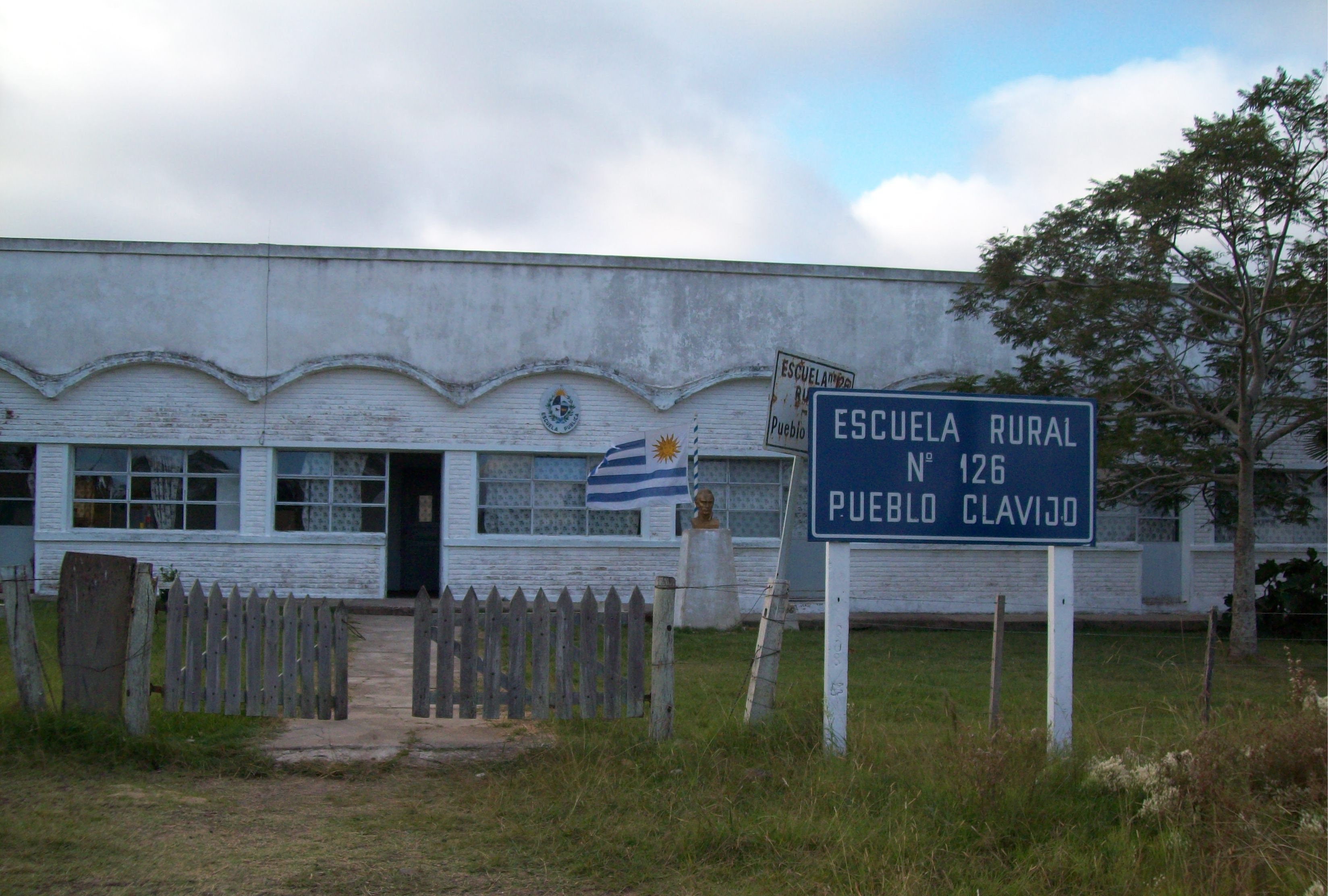 Foto principal del post (Desafíos y soluciones en la educación rural)