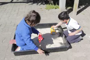 El patio de juegos ya está en marcha. Sigamos haciéndolo posible!